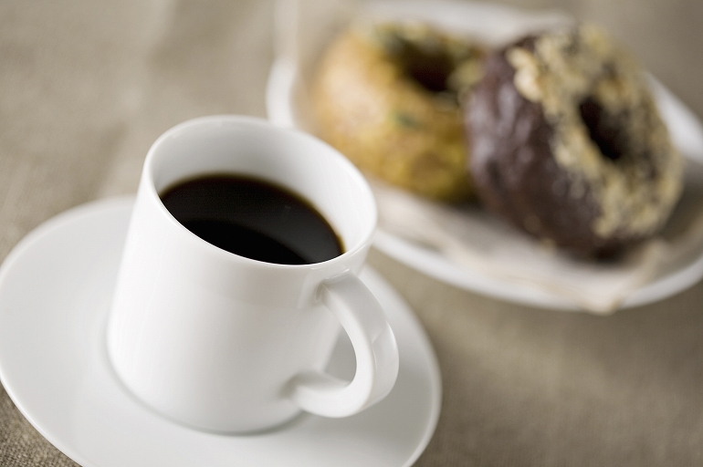 コーヒー、カレーなど、着色しやすい飲み物・食べ物はなるべく避けてください